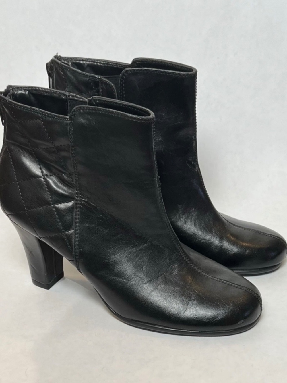 NWOB Aerosoles Sweetrole Quilted Black Heeled Ankle Boots 7